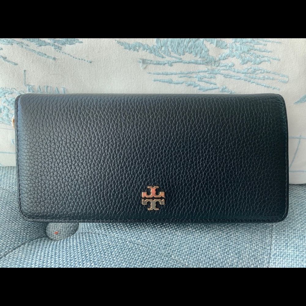 NWT Authentic Tory Burch Carter Slim Wristlet